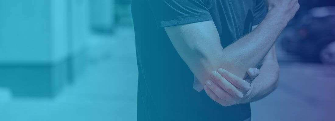 Albuebind, bandager og støttebind med komfort, støtte og aflastning til albuen fra skader, overbelastning, tennisalbue og golfalbue. Få albuestøtte med albuebind hos Carerelief.dk.