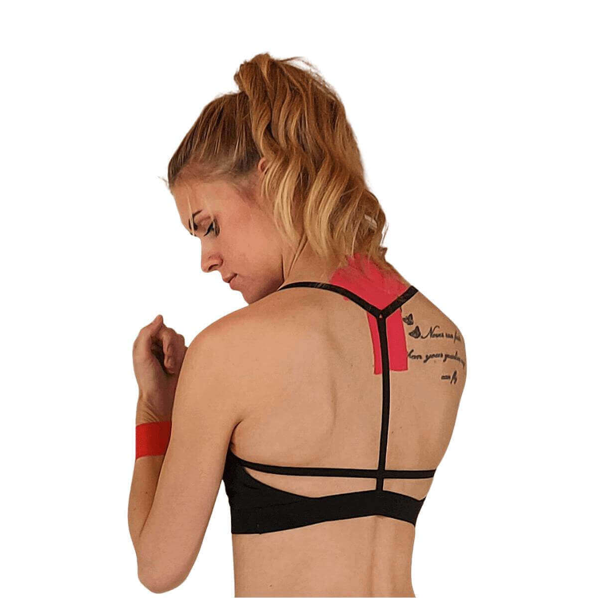 Kinesiologi tape i bløde, åndbare og elastiske materialer, 5 meter pr. rulle. Bestil billig sports tape i sort, beige, pink, grøn, turkis, grå camo. Få støtte af muskler og led ved sport nu!