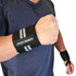 Wrist wraps til træning støtter dine håndled, så du undgår smerter og skader fra overbelasting, 1 sæt, sort/grå. Køb Carerelief wrist wraps håndledsbind HL30 online med 1-2 dages levering.