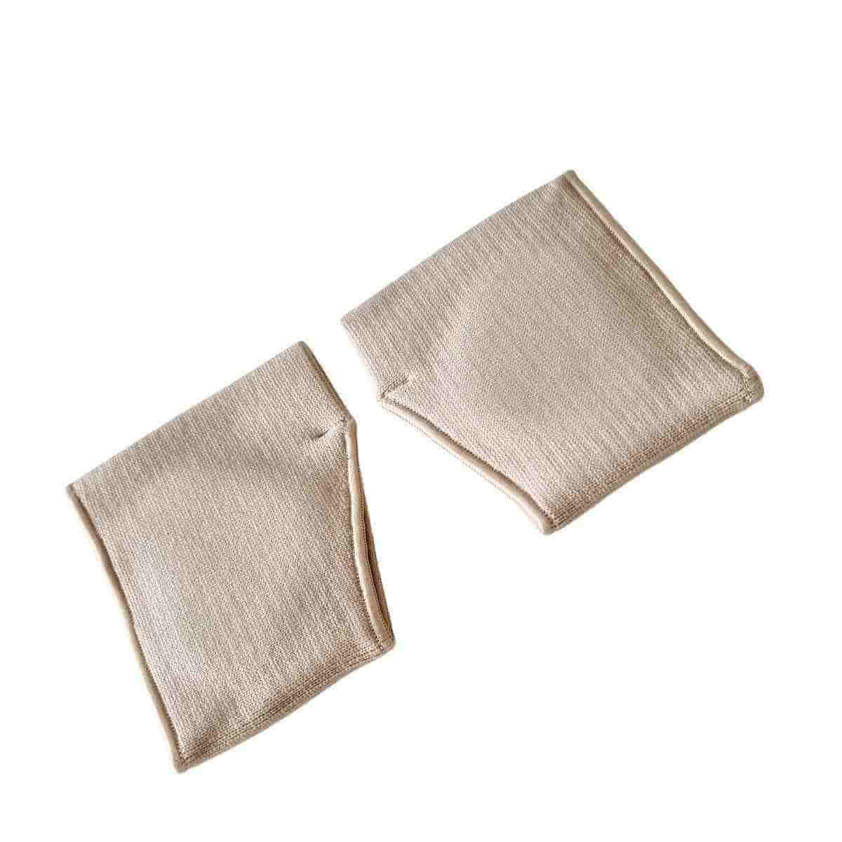 Blødt forfodsindlæg af stof med silikone gel indsats under forfoden, aflaster en øm trædepude ved løb og gang. ) Køb 2 stk. forfodsbind med gel trædepude beskytter her! 